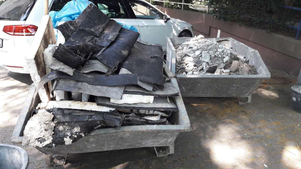 BAU.DE / BAU-Forum: 4. Bild zu Antwort "Antwort" auf die Frage "Loggia Sanierung: Aufbau, Abdichtungsprobleme & korrekte Ausf&uuml;hrung &ndash; Reihenfolge der Gewerke?" im BAU-Forum "Modernisierung / Sanierung / Bausch&auml;den"