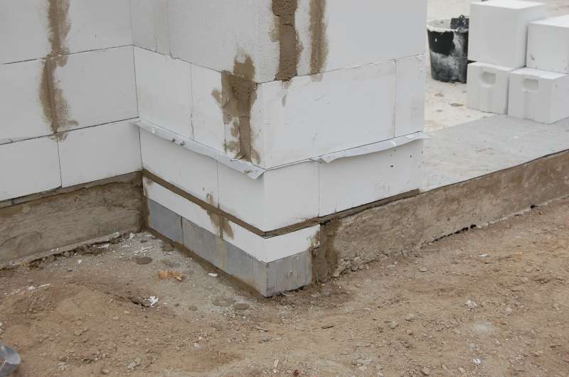 BAU.DE / BAU-Forum: 1. Bild zu Frage "Bodenplatte zu klein" im BAU-Forum "Tiefbau und Spezialtiefbau" BAU.DE / BAU-Forum: 1. Bild zu Frage "Bodenplatte zu klein" im BAU-Forum "Tiefbau und Spezialtiefbau"