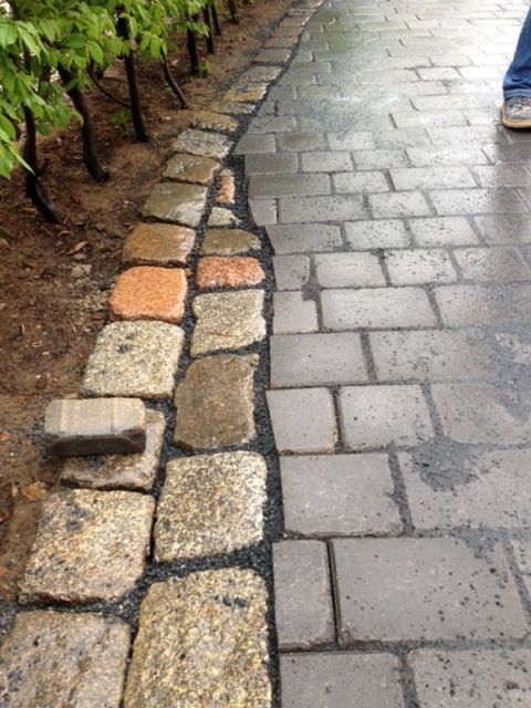 BAU.DE / BAU-Forum: 1. Bild zu Frage "Pflasterarbeiten: Übergang Naturstein => Betonpflaster fachgerecht?" im BAU-Forum "Tiefbau und Spezialtiefbau" BAU.DE / BAU-Forum: 1. Bild zu Frage "Pflasterarbeiten: Übergang Naturstein => Betonpflaster fachgerecht?" im BAU-Forum "Tiefbau und Spezialtiefbau"