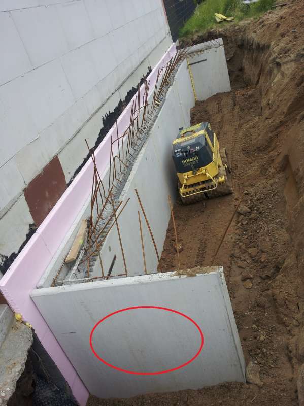 BAU.DE / BAU-Forum: 1. Bild zu Frage "Fehlende Perimeterdämmung?" im BAU-Forum "Tiefbau und Spezialtiefbau" BAU.DE / BAU-Forum: 1. Bild zu Frage "Fehlende Perimeterdämmung?" im BAU-Forum "Tiefbau und Spezialtiefbau"