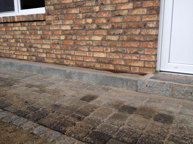 BAU.DE / BAU-Forum: 4. Bild zu Frage "Pflasterarbeiten: Auffahrt und Kiesumrandung" im BAU-Forum "Tiefbau und Spezialtiefbau" BAU.DE / BAU-Forum: 4. Bild zu Frage "Pflasterarbeiten: Auffahrt und Kiesumrandung" im BAU-Forum "Tiefbau und Spezialtiefbau"