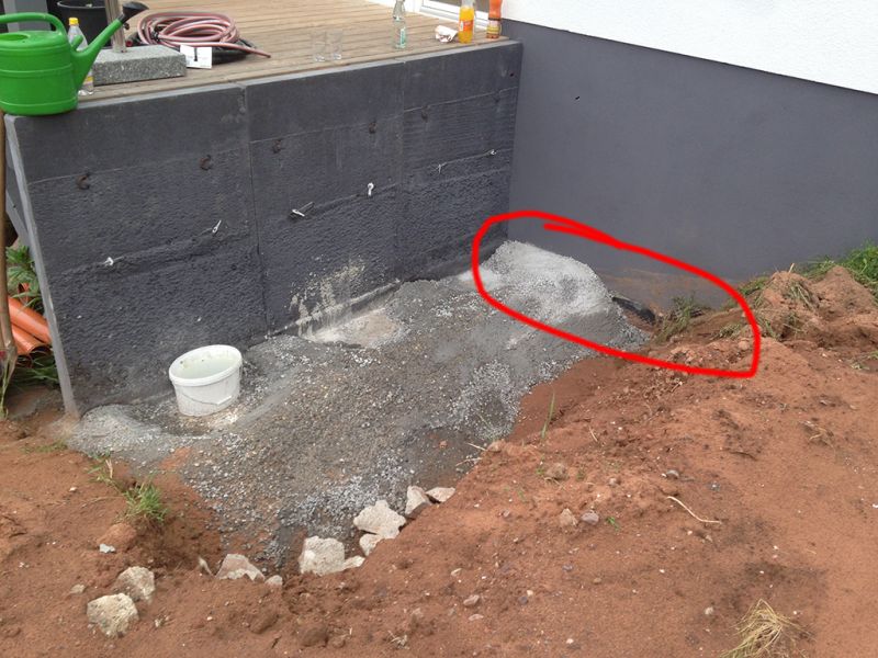 BAU.DE / BAU-Forum: 1. Bild zu Frage "L-Steine und Wasser" im BAU-Forum "Tiefbau und Spezialtiefbau"