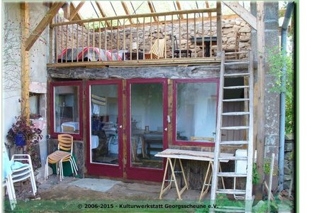 BAU.DE / BAU-Forum: 1. Bild zu Frage "Feldzug gegen den Hausschwamm an Hausmauer / Fundament" im BAU-Forum "Tiefbau und Spezialtiefbau"