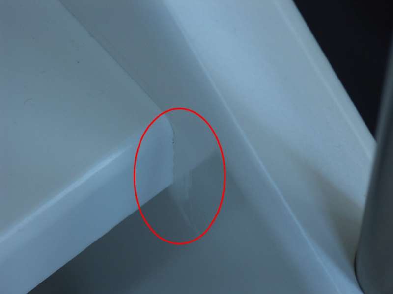 BAU.DE / BAU-Forum: 3. Bild zu Frage "Holztreppe mit M&auml;ngeln (Silikon bei Passungenauigkeiten)" im BAU-Forum "Treppen, Rampen, Leitern"