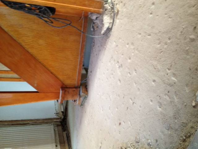 BAU.DE / BAU-Forum: 2. Bild zu Antwort "Hallo, hier noch ein paar Bilder..." auf die Frage "Holztreppe im Altbau: Estrich entfernt &ndash; Was tun? Abst&uuml;tzung, Statik & Unterbau-L&ouml;sungen" im BAU-Forum "Treppen, Rampen, Leitern"