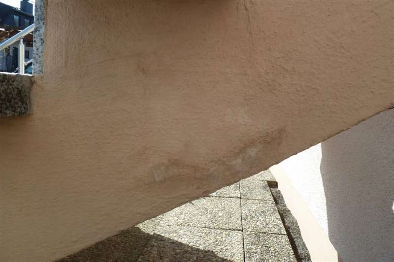 BAU.DE / BAU-Forum: 5. Bild zu Frage "Wasserablaufnut an Treppe, Standard oder Muss?" im BAU-Forum "Treppen, Rampen, Leitern"