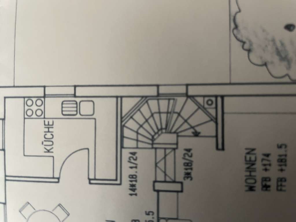 BAU.DE / BAU-Forum: 1. Bild zu Antwort "Grundriss: Treppe als Rettungsweg? Fensterrettung – Warum?" auf die Frage "Treppe als Rettungsweg: Breite, Steigung & Barrierefreiheit für Krankentransport?" im BAU-Forum "Treppen, Rampen, Leitern" BAU.DE / BAU-Forum: 1. Bild zu Antwort "Grundriss: Treppe als Rettungsweg? Fensterrettung – Warum?" auf die Frage "Treppe als Rettungsweg: Breite, Steigung & Barrierefreiheit für Krankentransport?" im BAU-Forum "Treppen, Rampen, Leitern"