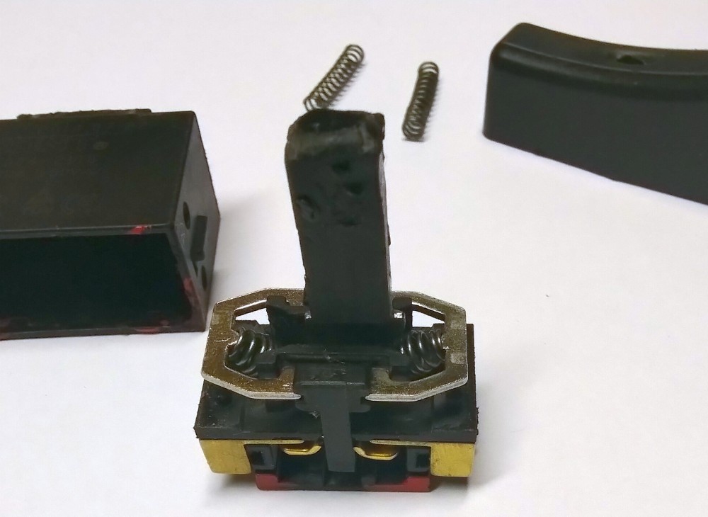 BAU.DE / BAU-Forum: 1. Bild zu Antwort "Ein-/Aus-Schalter Reparatur: Bilder zur Funktion – Selbsterklärend!" auf die Frage "Schlagbohrmaschine Ein-/Aus-Schalter defekt: Ursachen, Reparatur & Fehlersuche?" im BAU-Forum "Das richtige Werkzeug" BAU.DE / BAU-Forum: 1. Bild zu Antwort "Ein-/Aus-Schalter Reparatur: Bilder zur Funktion – Selbsterklärend!" auf die Frage "Schlagbohrmaschine Ein-/Aus-Schalter defekt: Ursachen, Reparatur & Fehlersuche?" im BAU-Forum "Das richtige Werkzeug"