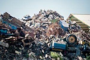 Ausmisten vor dem Umzug: So gelingt die korrekte Entsorgung von M&ouml;beln und Co. - Bild: Evan Demicoli / Unsplash