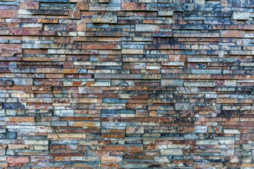 Planziegelmauerwerk bezeichnet eine moderne Bauweise im Hochbau, bei der Mauerziegel verwendet werden, deren Lagerfl&auml;chen maschinell auf eine extreme Ma&szlig;haltigkeit plangeschliffen wurden.