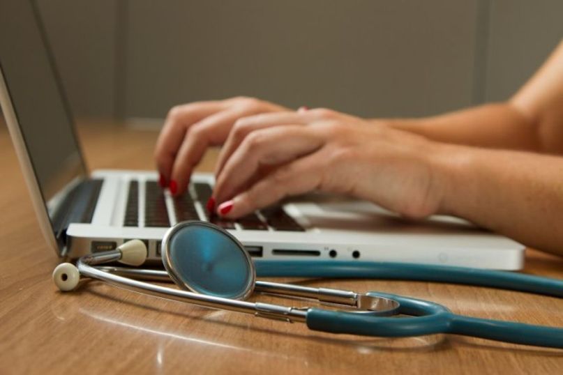 Die Medizintechnik ist ein Bereich der Technik und Fertigung, der sich mit der Entwicklung, Herstellung und Anwendung von medizinischen Ger&auml;ten, Instrumenten, Ausr&uuml;stungen und Technologien befasst.