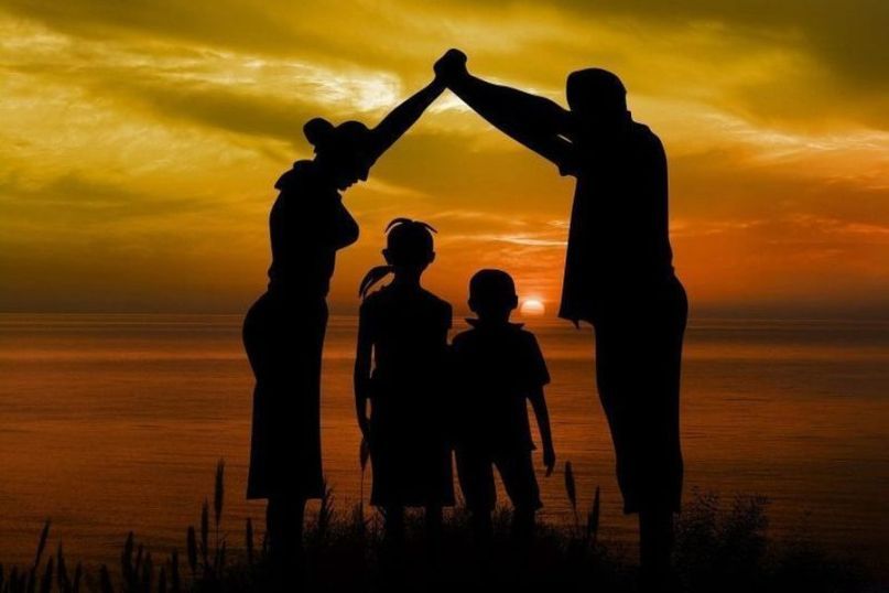 Ein Allergiker ist eine Person, die aufgrund einer &Uuml;berempfindlichkeit des Immunsystems auf bestimmte Stoffe, Substanzen oder Umwelteinfl&uuml;sse wie Pollen, Hausstaubmilben, Tierhaare, Nahrungsmittel oder chemische Reize reagiert.